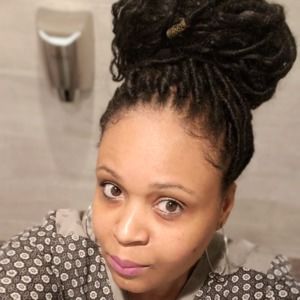 Meet your Posher, Lorraine